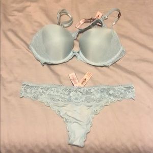 BNWT Victoria’s Secret bra(34B) and panty(M) set